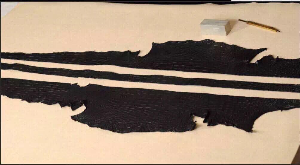 鳄鱼皮做腰带哪个部位最好,鳄鱼皮腰带背部制作过程