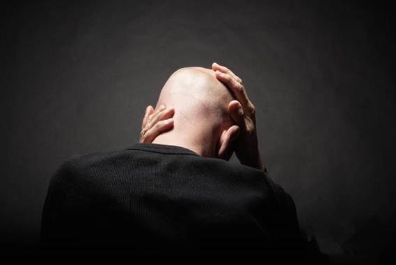 男性秃顶脱发去医院能治疗吗,男性秃顶脱发治疗最快的方法