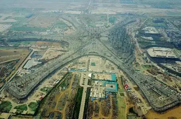 新机场凤凰展翅图片,新机场结构