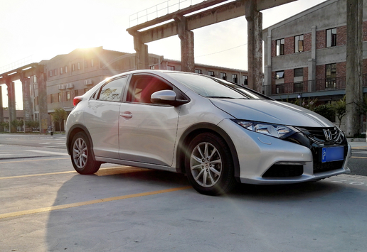 2011款本田思域和09款思域一样吗,本田思域两厢的优缺点