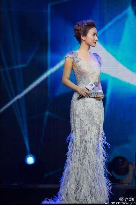 不说主持功力，就演技而言，你更看好湖南卫视那位女主持人？