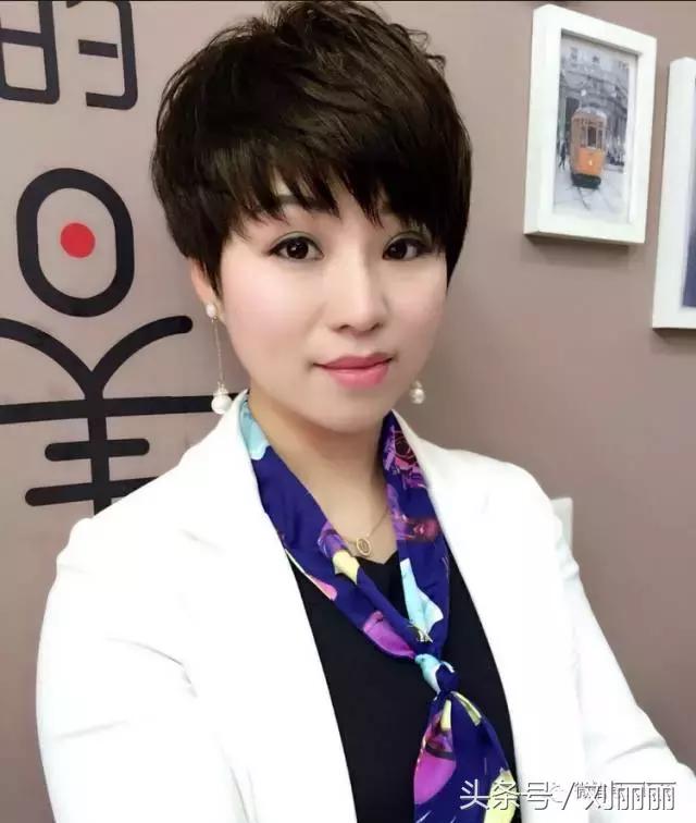 今年流行的发型中发,今年流行新式发型