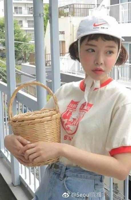 最近整个时尚圈都中了这个包包的毒！