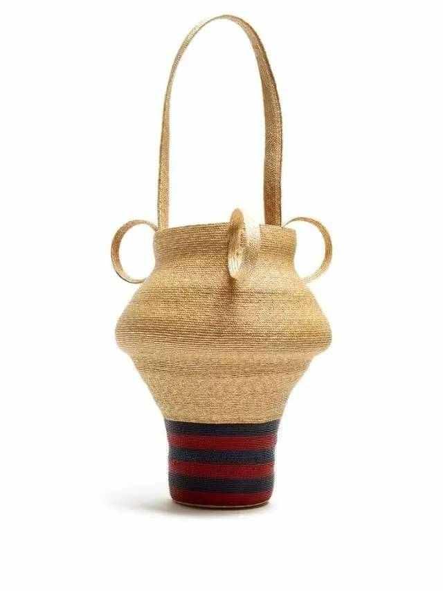 最近整个时尚圈都中了这个包包的毒！