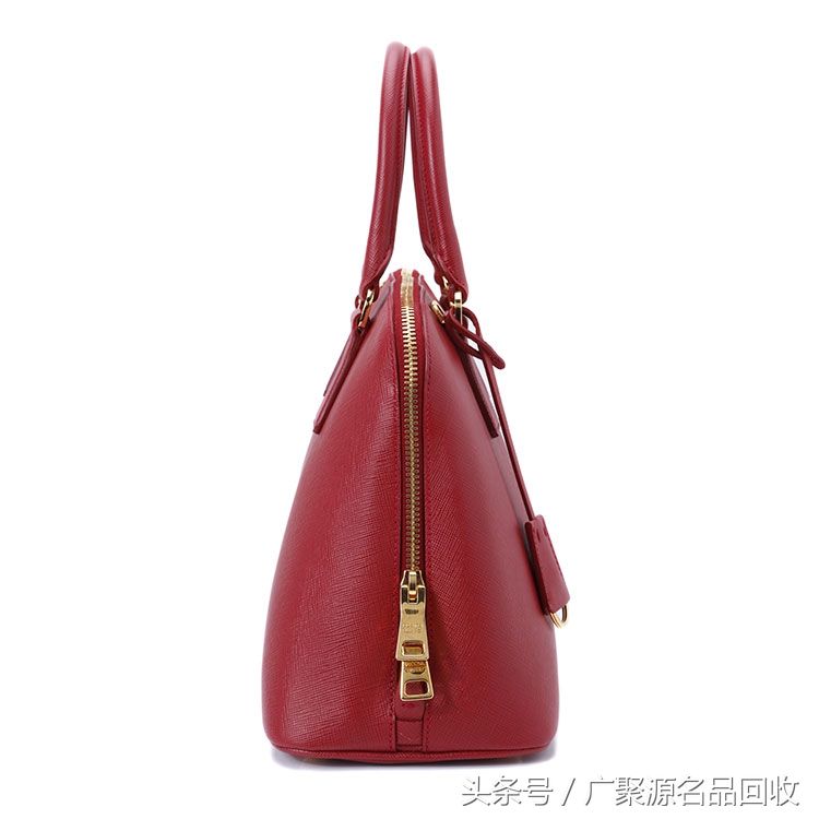 普拉达包包二手值多少钱,普拉达奢侈品包包回收价格