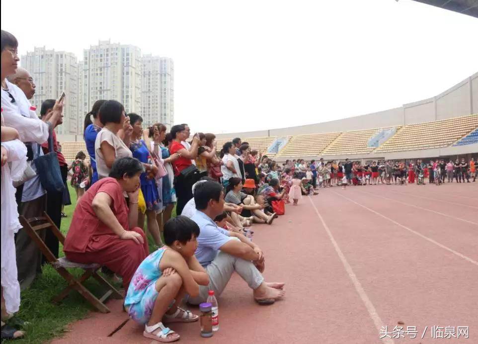 今天临泉体育场视频,临泉体育场拳击队员