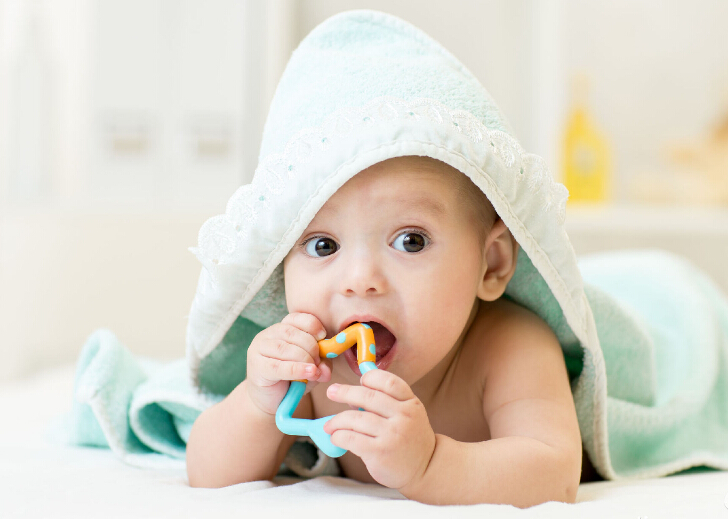宝宝每天晚上磨牙是有积食吗,宝宝晚上磨牙是缺钙还是有虫