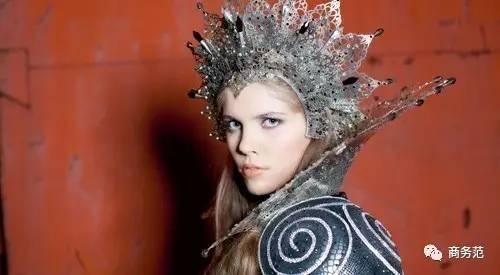 65万颗水晶打造的婚礼,施华洛世奇继承人款婚纱