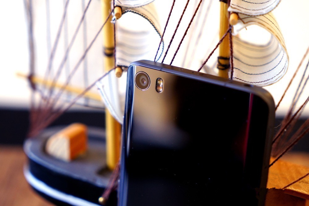 它是小米去年最难抢手机，如今却让步下架