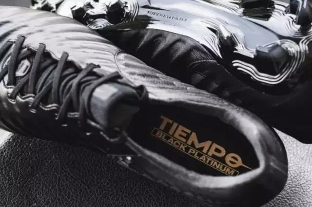 命里无它别恨它，为什么专属“高玩”的限量TiempoLegendVII是铂金黑？