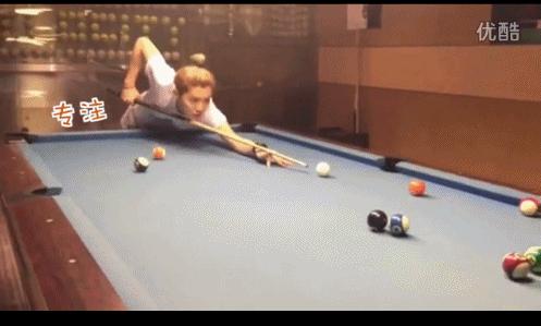 鹿晗当校草有多爽,鹿晗全能鹿校草唱歌跳舞织毛衣