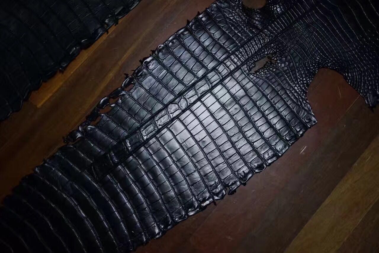 鳄鱼皮做腰带哪个部位最好,鳄鱼皮腰带背部制作过程