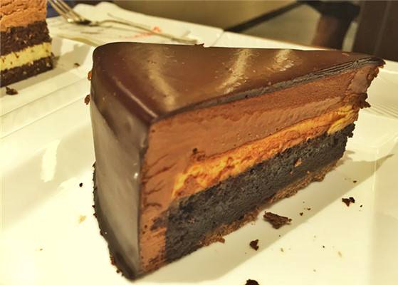 鼓起勇气踏入“武汉天地”剪头发，没想到却被“搞”大了肚子……