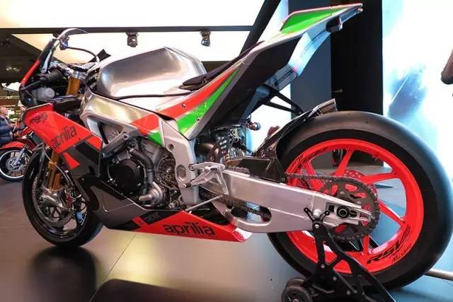 rsv4factory和v4s赛道实测,新款rsv4赛道测评