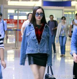 杨幂一身紫色穿搭亮相机场,杨幂现身机场着装清凉秀好身材