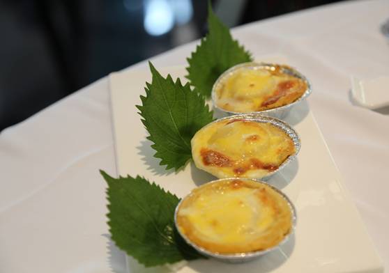 鼓起勇气踏入“武汉天地”剪头发，没想到却被“搞”大了肚子……