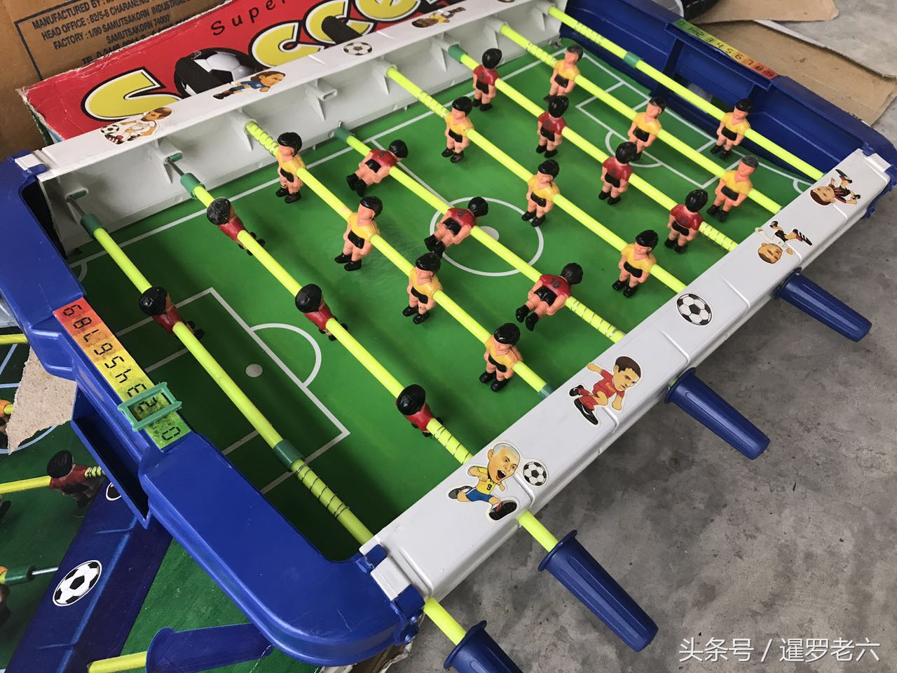 泰国旧货车型刮胡刀、乳胶枕头、游戏卡都有，玉镯子值30万不？