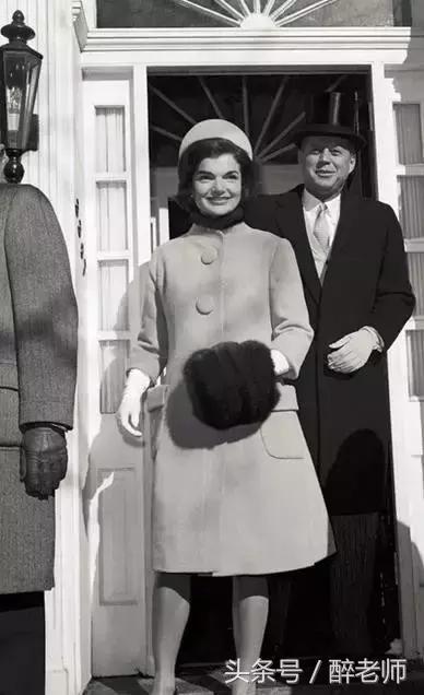 杰奎琳穿着带血的衣服,杰奎琳的眼泪音频