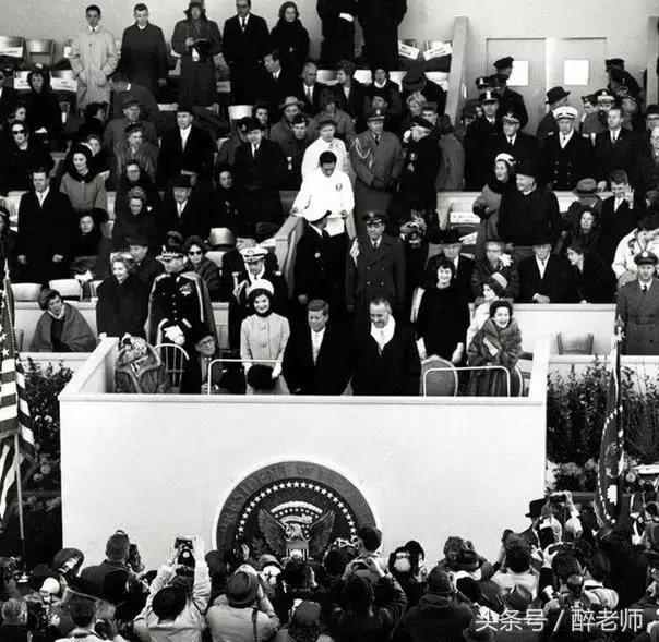 杰奎琳穿着带血的衣服,杰奎琳的眼泪音频