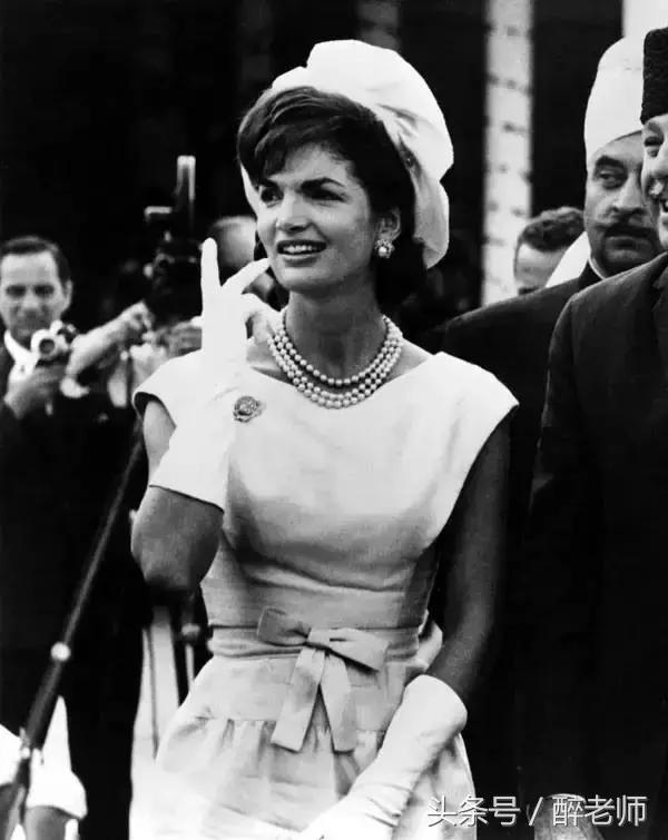 杰奎琳穿着带血的衣服,杰奎琳的眼泪音频