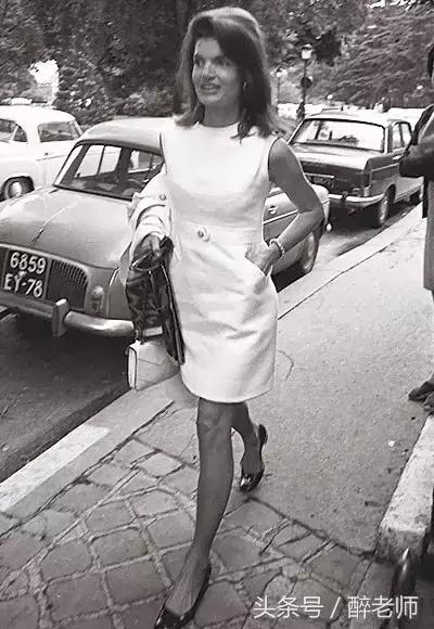 杰奎琳穿着带血的衣服,杰奎琳的眼泪音频