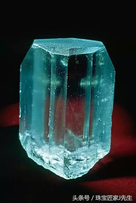 真正的黄玉是怎样的,明明是黄鳍为什么叫蓝鳍