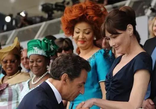 她是女版“王思聪”出身，却打出一手比他更好的牌，法国第一夫人布吕尼独特人生无须比较！