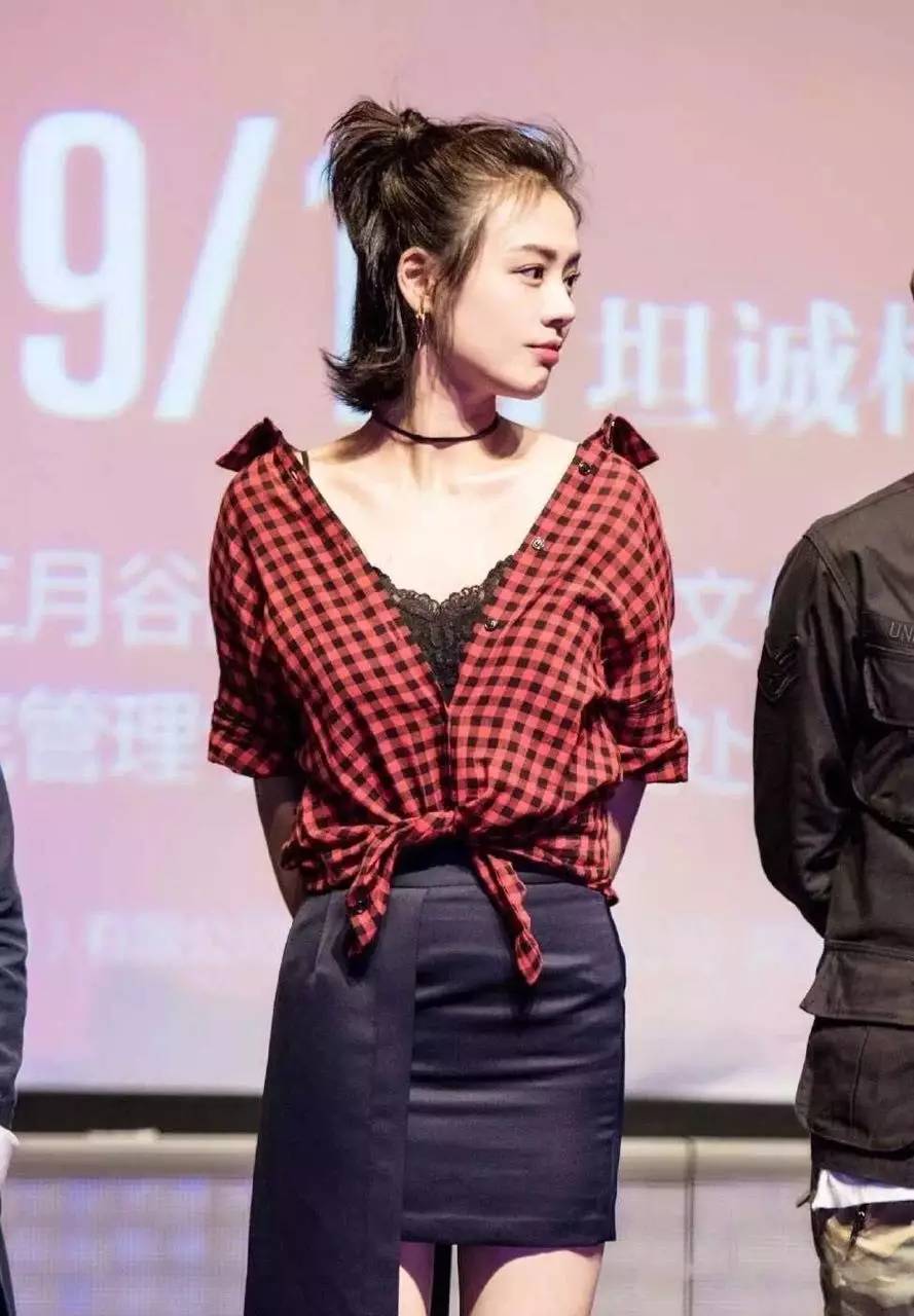 女星都在穿这件桌布单品，看完1秒就爱上！