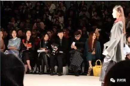 衣服批发过来卖不出去怎么清仓,衣服批发卖不出去