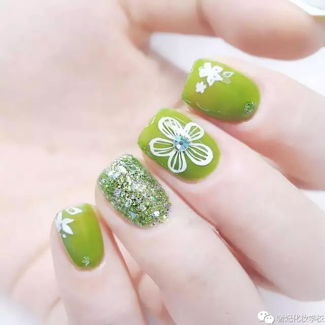 清凉夏日美甲,清凉一夏免费美甲