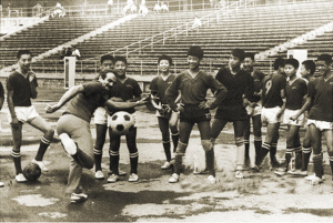 历年欧洲杯第一个入场国家队,第一支访华的足球队