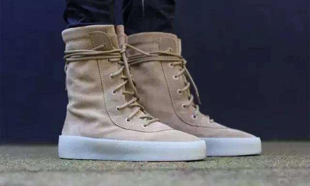 kanyewest鍜寉eezy鍙戝睍鍘嗗彶,yeezy鍜宬anye