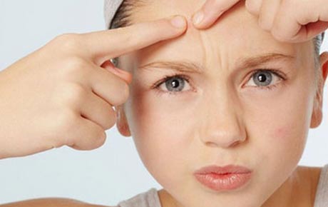 一用卸妆油毛孔就大,用卸妆油就长闭口粉刺