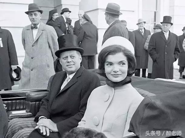 杰奎琳穿着带血的衣服,杰奎琳的眼泪音频