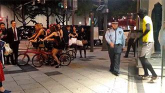 小哥，你这样做太没道德了，你微信多少，加我下