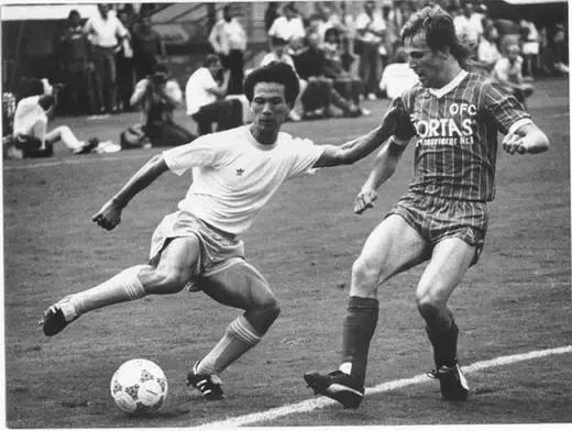 中国球员留洋董路,中国足球七大留洋球员