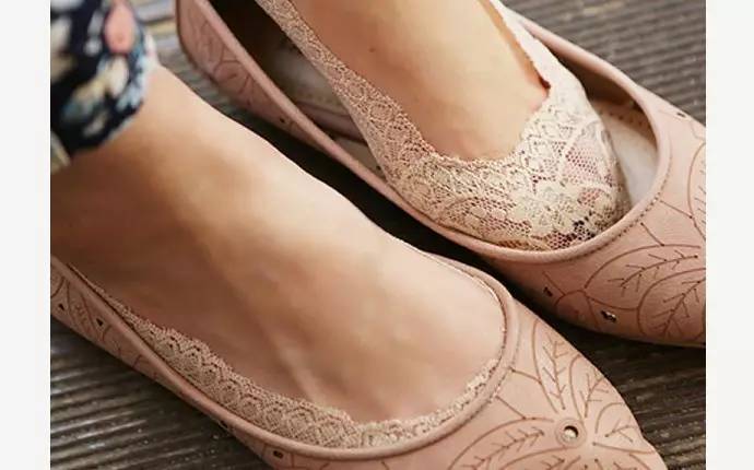 鞋子后跟老掉怎么办,鞋子大了老掉怎么搞