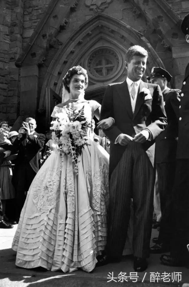 杰奎琳穿着带血的衣服,杰奎琳的眼泪音频