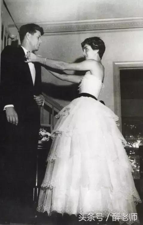 杰奎琳穿着带血的衣服,杰奎琳的眼泪音频