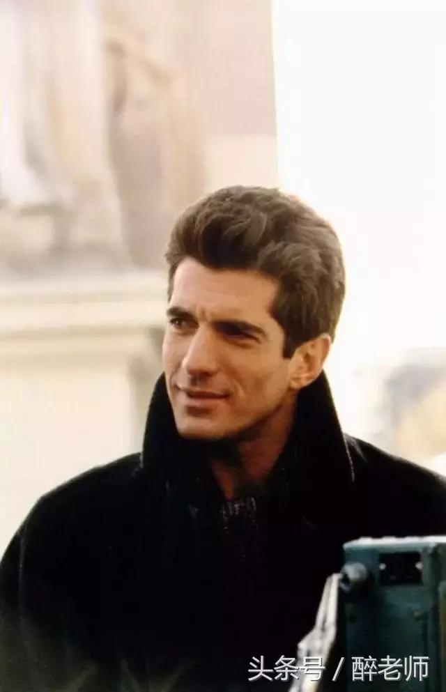 杰奎琳穿着带血的衣服,杰奎琳的眼泪音频