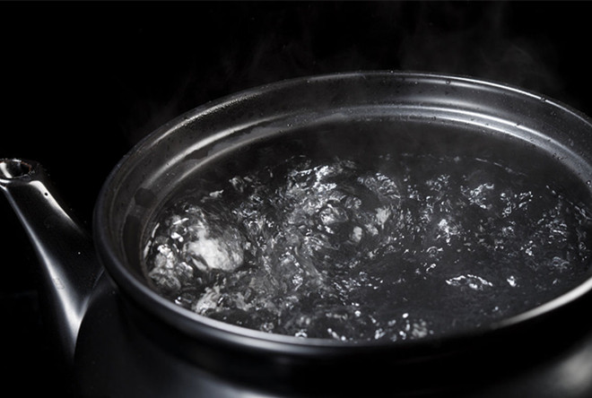 发热四肢麻木是什么病况,发热手脚麻木恶心呕吐怎么回事