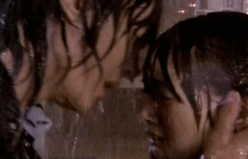 电视剧里淋雨的片段,电视剧中的淋雨戏女主角