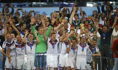 青训足球拉开空间训练,青训该不该讲足球哲学