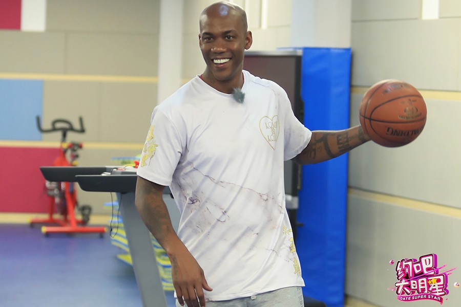 约吧大明星李晨和鹿晗,约吧大明星第二季鹿晗李晨遛狗