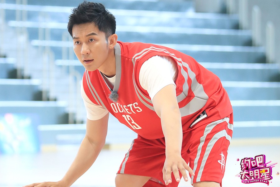 约吧大明星李晨和鹿晗,约吧大明星第二季鹿晗李晨遛狗