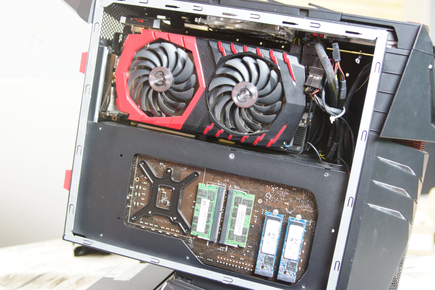 赛博坦主机评测,塞伯坦的主机