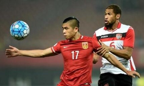 张玉宁为国足硬朗地拼搏,张玉宁五大联赛集锦