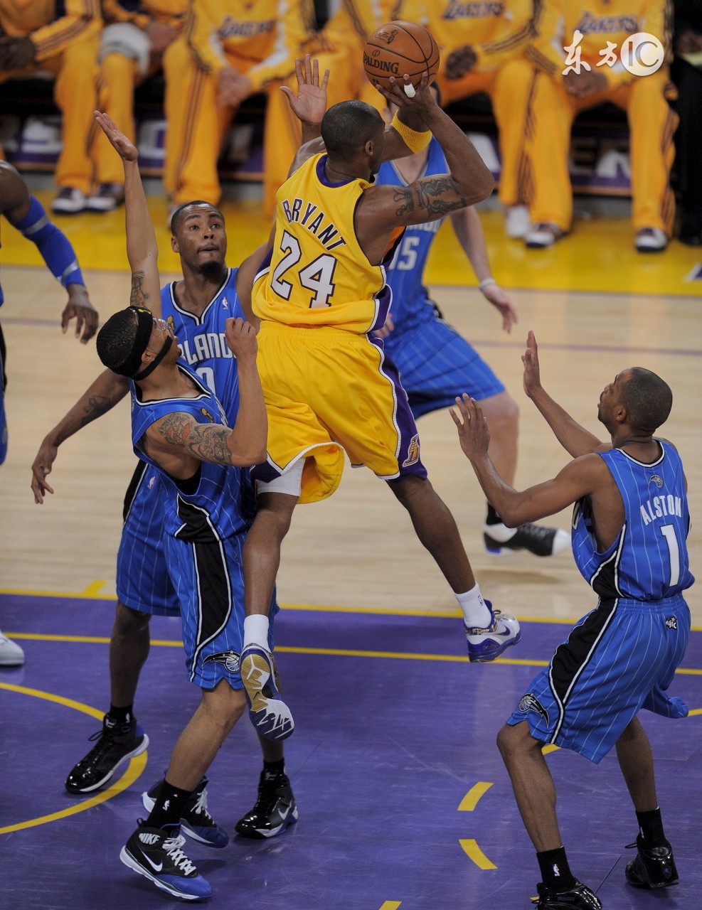 nba传奇巨星乔丹,nba历史传奇巨星第一位迈克尔乔丹