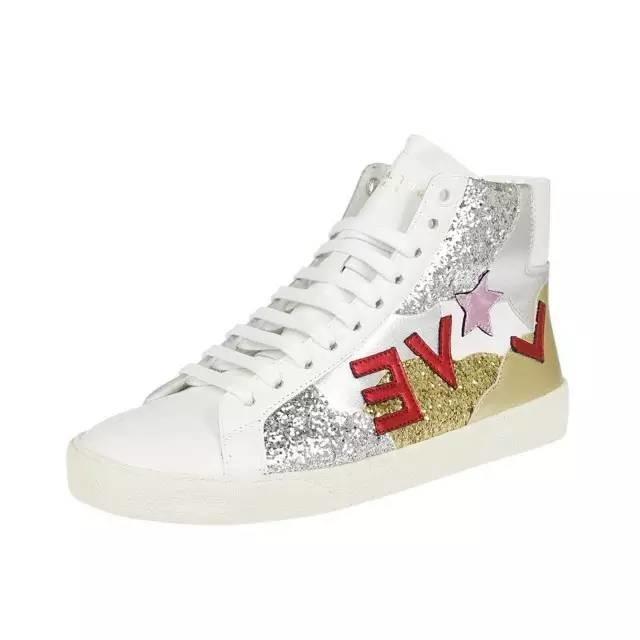 杨幂的最近穿的运动鞋,杨幂穿的薄荷绿运动鞋