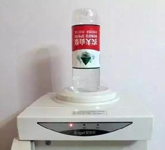 姑娘，我要是追上你就得履行承诺哦，可不要反悔哦